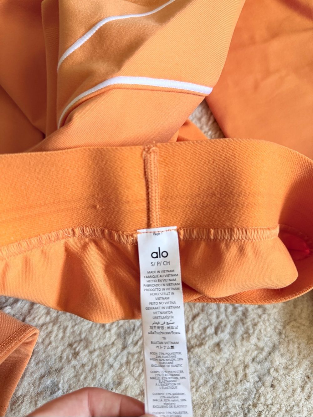 ALO Yoga Airbrush High-Waist Heart Throb Legging & Bra - Picture 7 of 11